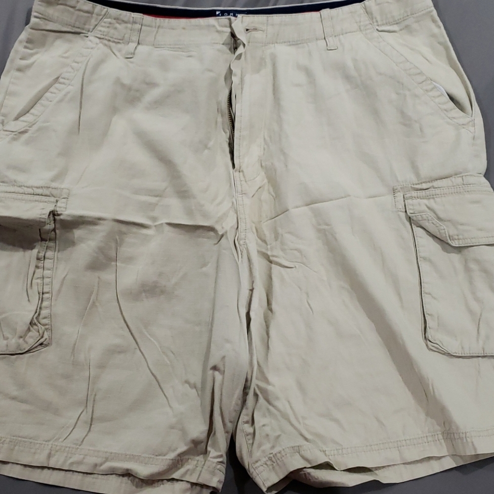 Vintage Tommy Hilfiger cargo shorts
